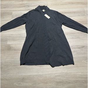 Woman’s size 2XL long gray opened sweater New With Tags brand is Samantha Erin
